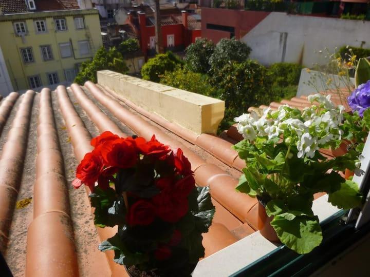 Appartamento Charm&great location! Duplex. Auto check-in Lisbona Esterno foto